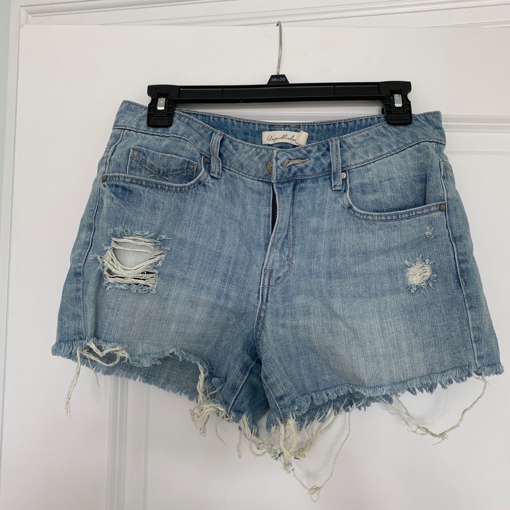Mid-high rise Jean cutoff shorts